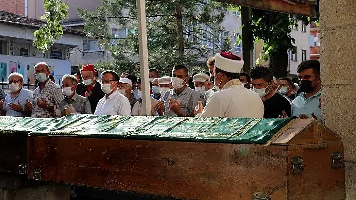 Kanyonda boğulan dayı ve yeğeni toprağa verildi