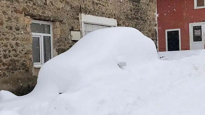 Küre'de kar kalınlığı 40 santimetreye ulaştı