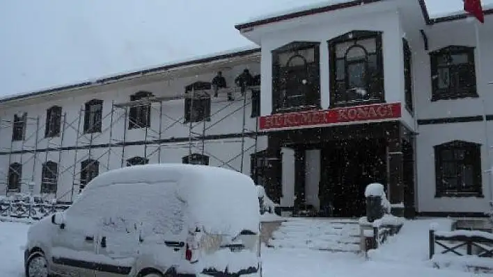 Kar Kış Demeden Ekmek Parası İçin Çalışıyorlar 