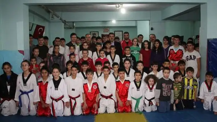 Kasem Taekwondo ve Kickboks Spor Salonunu Ziyaret