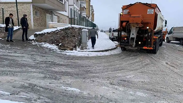 Kar timleri sahada