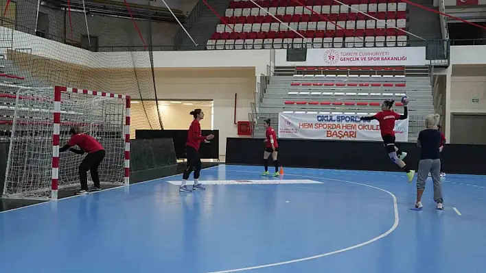 Hentbolda Konyaaltı Belediyespor konuk oluyor