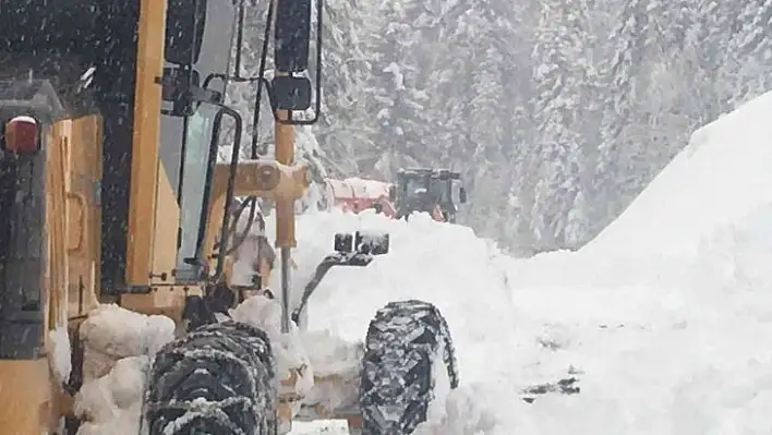 612 köy yolu ulaşıma kapandı