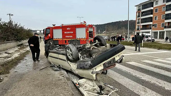 Ağlı kavşağında takla attı! 2 yaralı