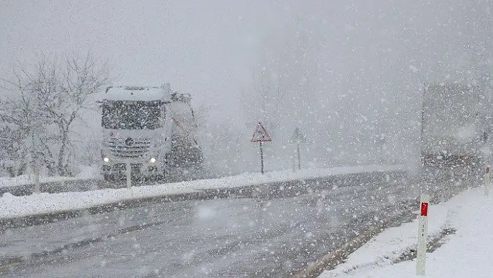 Kastamonu'da kar yağışı etkili oldu