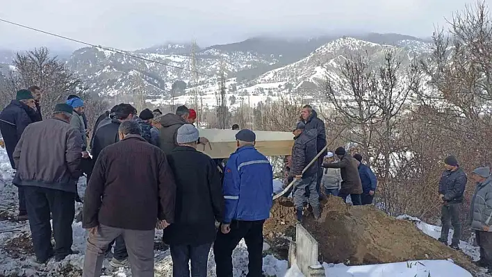 Yangında ölen baba ile oğlu toprağa verildi