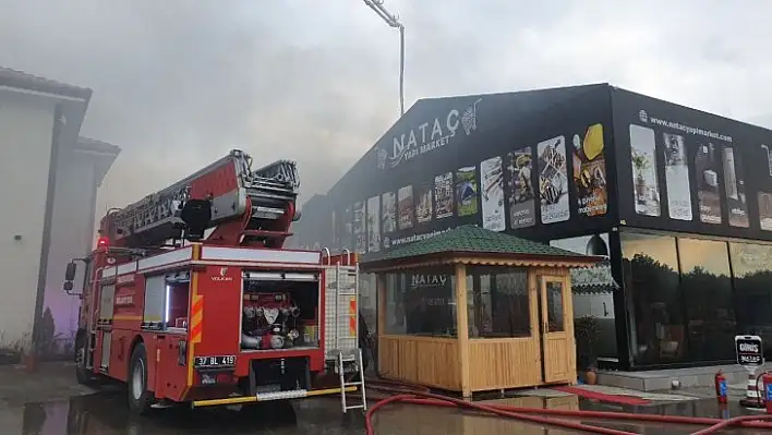 Kastamonu'da yapı malzemesi fabrikasında yangın