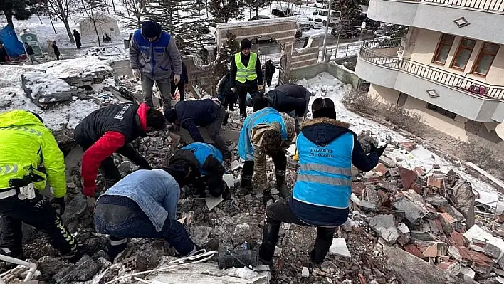 Kastamonu Ülkü Ocakları deprem bölgesinde