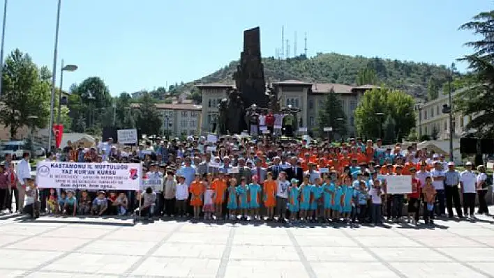 Kastamonu Cumhuriyet Meydanında Kutlama