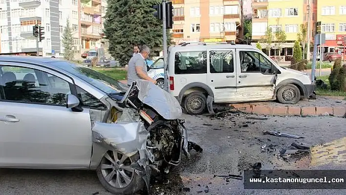 Kastamonu'da Trafik Kazası: 4 Yaralı