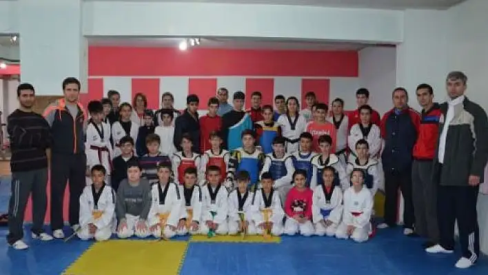 Kastamonu Taekwondocuları Hız Kesmiyor