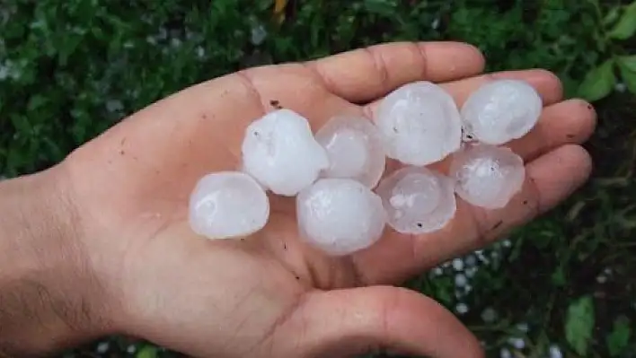 Taşköprü'de dolu yağışı