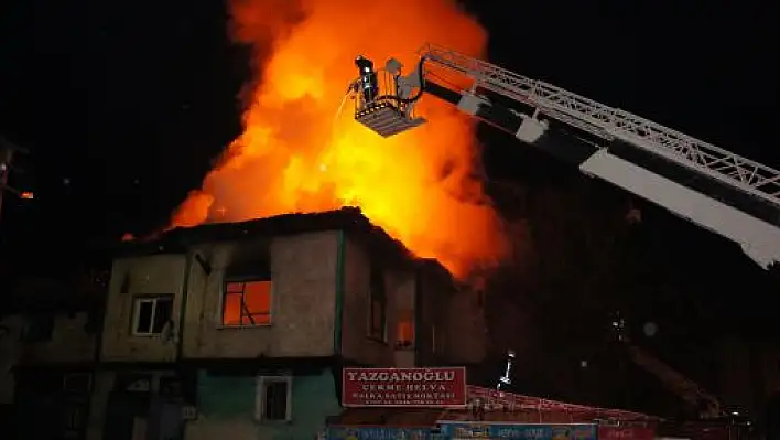 Kastamonu'da Geceyi Alevler Aydınlattı