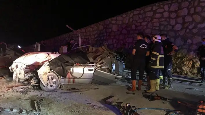 Kastamonu'da feci kaza: 2 ölü, 3 yaralı