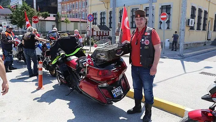 Kazım Karabekir'in torunu İstiklal Yolu'nda dedesinin izini sürüyor