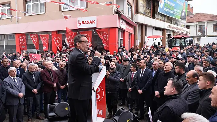 Kenan Öz, coşkuyla karşılandı