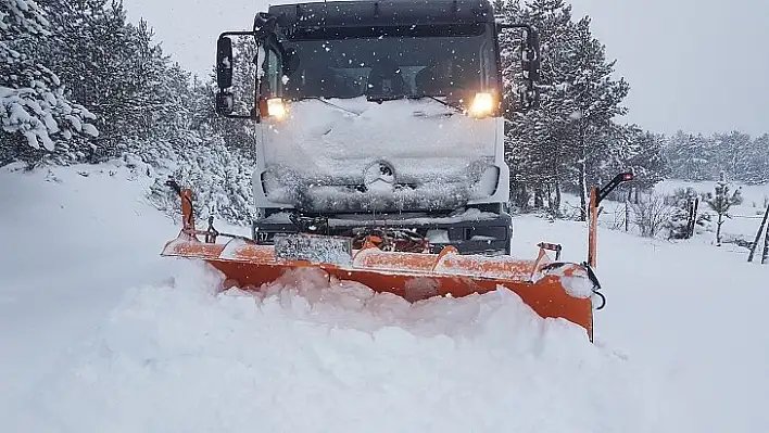 Kent merkezi ve 16 ilçede eğitime kar engeli