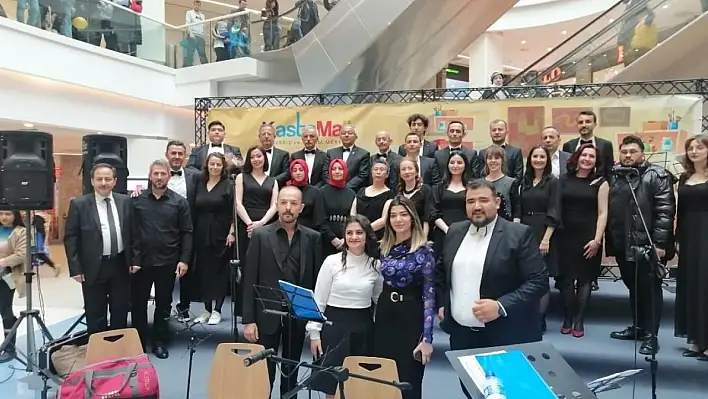 Konser yoğun ilgi gördü