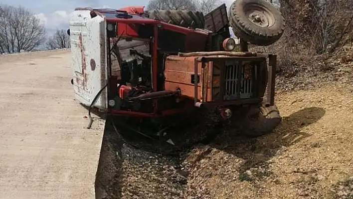 Köy muhtarlarından kazalara sebep olan beton yola tepki