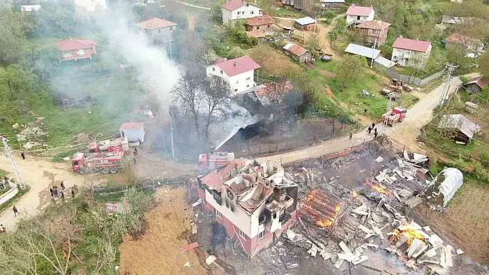 Değirmencik'te büyük yangın! Çok sayıda yapı kül oldu