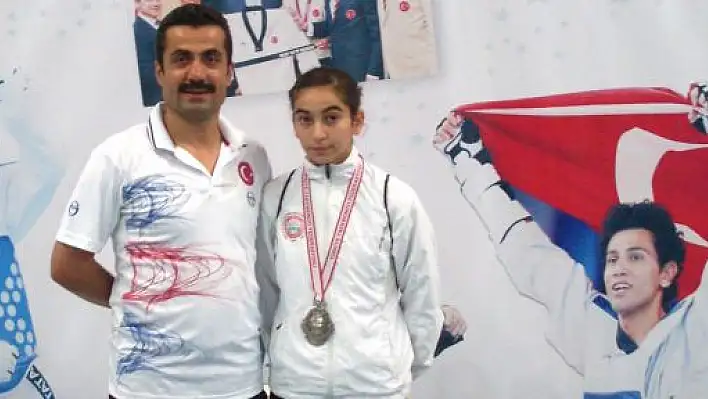 Kübra Korkmazer, Taekwondo'da Türkiye 2.'si oldu