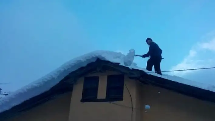 Küre'de Çatı Temizleme Sezonu Açıldı