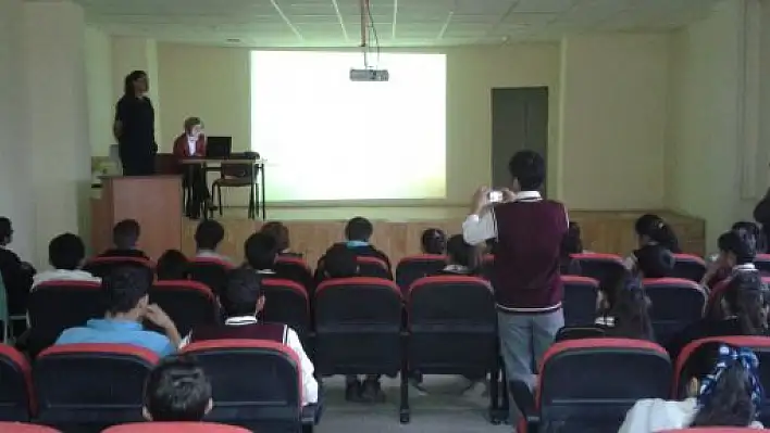 Küre'de Öğrenci ve Vatandaşlara Diyabet Semineri