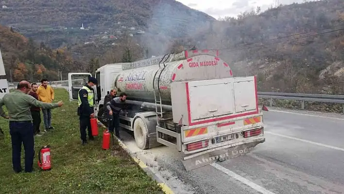 Tankeri yanmaktan jandarma ekipleri kurtardı