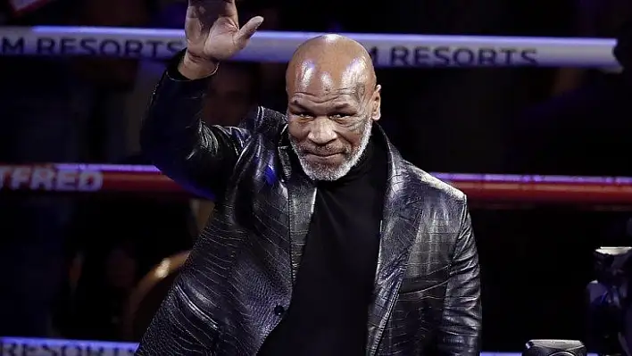 Mike Tyson ringlere döndü