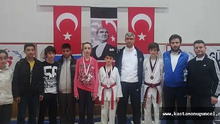 Okullararası taekwondo müsabakalarından 3 madalya