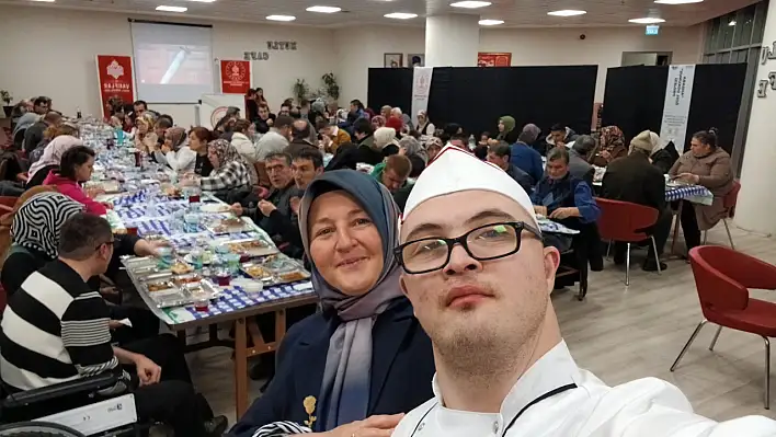 Özel bireyler, iftarda buluştu