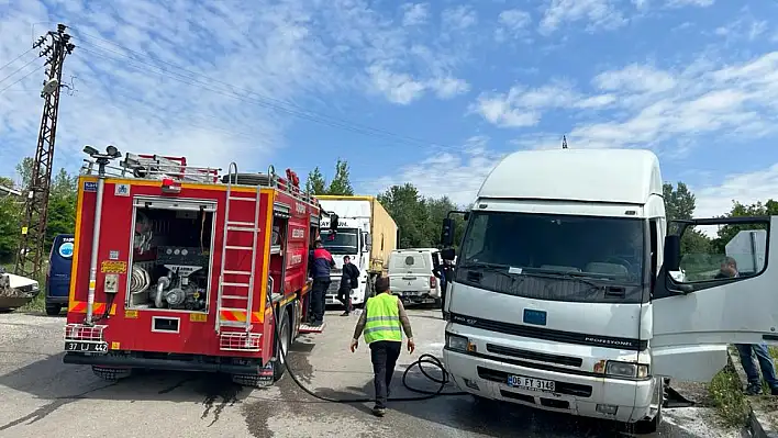 Park halindeki tırda yangın çıktı