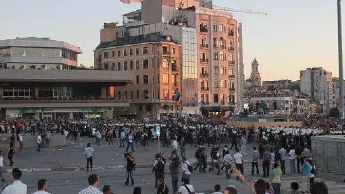 Polisle eylemciler arasında gerginlik yaşandı