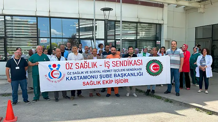 Sağlık işçileri alacaklarını istedi