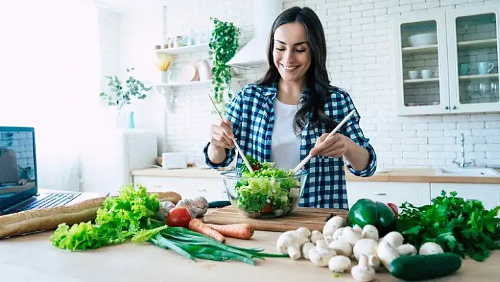 Salatadaki gizli tehlikelere karşı 9 önemli uyarı!