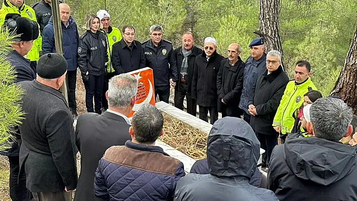 Şehit Atan, kabri başında anıldı