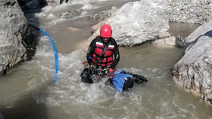 Selde kaybolan genci arama çalışmaları sürüyor