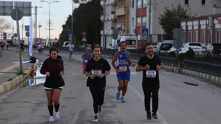 Şerife Bacı Yarı Maratonu yapıldı