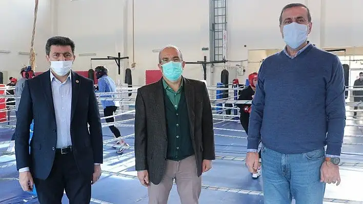 Spor Genel Müdür Yardımcısı Kocakaya'dan milli boksörlere ziyaret