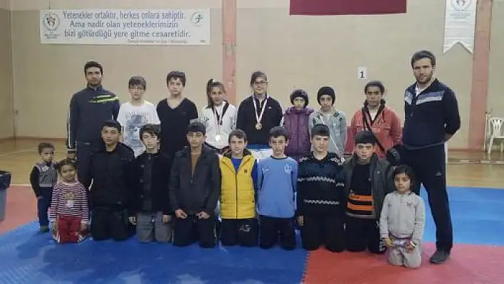 Taekwondocularımız gruplardan derece ile döndü