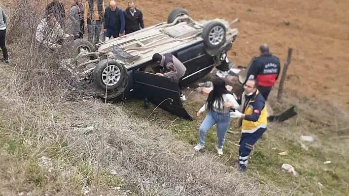 Takla atan otomobilin sürücüsü yaralandı