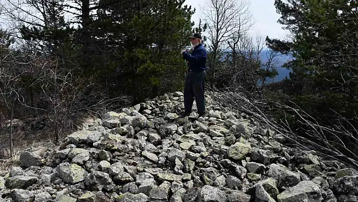 Bu tepe merak uyandırıyor