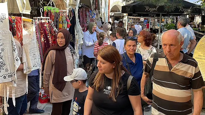 Tarihi mekanlarda bayram yoğunluğu