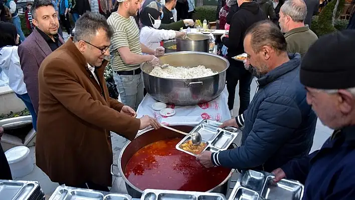 Taşköprü'de iftar çadırı kuruldu