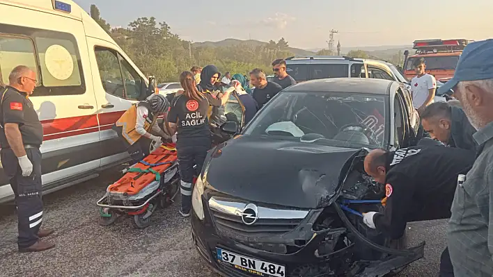 Taşköprü'de kaza! 10 yaralı