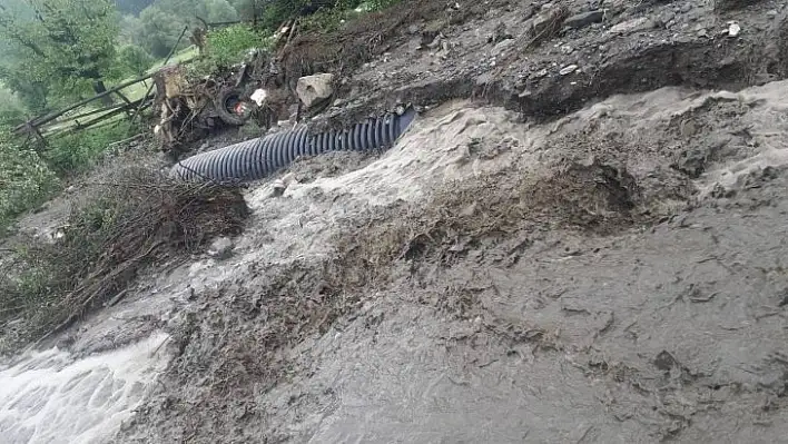 Taşköprü'de yağış sonrası yollar zarar gördü