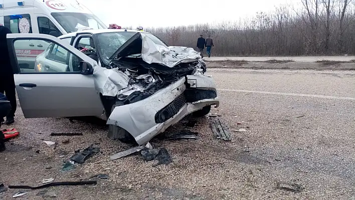 Taşköprü'de trafik kazası! 9 yaralı