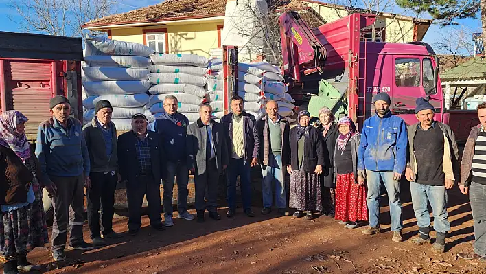 Tosya'da buğday ve arpa dağıtıldı