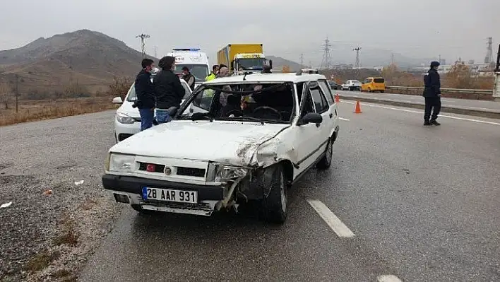 İki aracın karıştığı trafik kazasında 1 kişi yaralandı