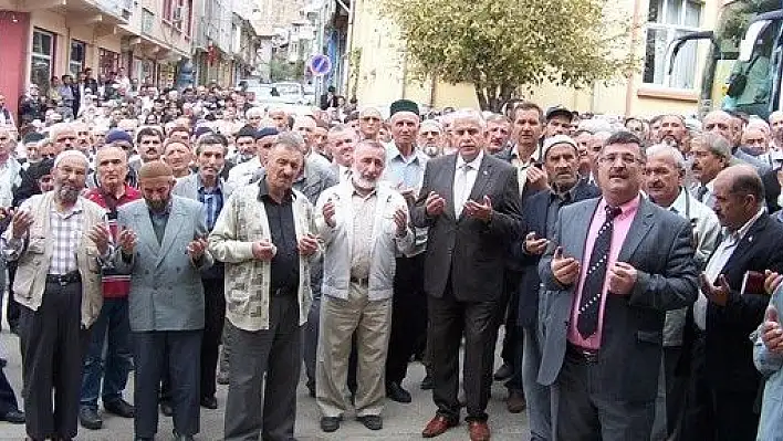 Tosya'dan 45 Hacı Adayı Dualarla Uğurlandı 